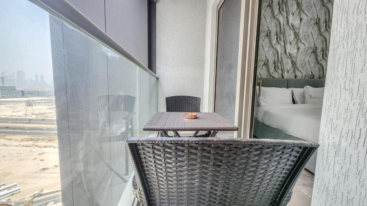 By Latinem Luxury 1br Holiday Cvr B1603 Near Burj Khalifa *