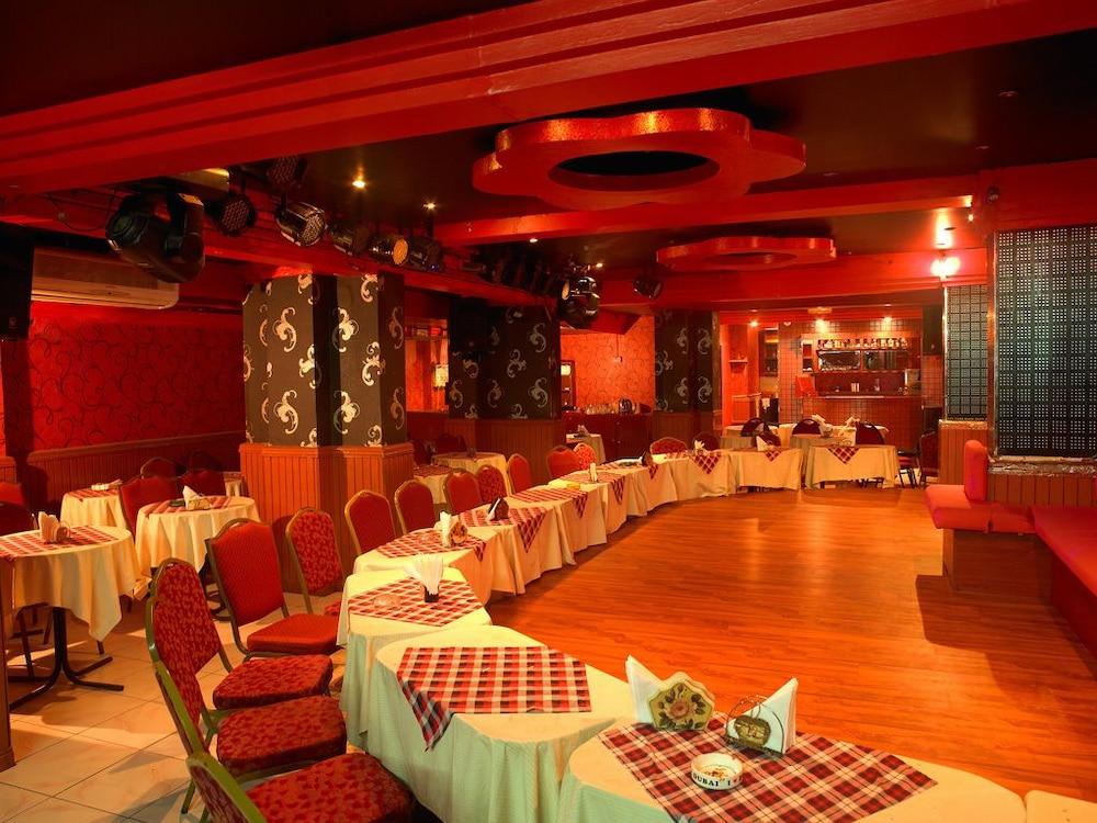Hotel Phoenicia Grand Dubai