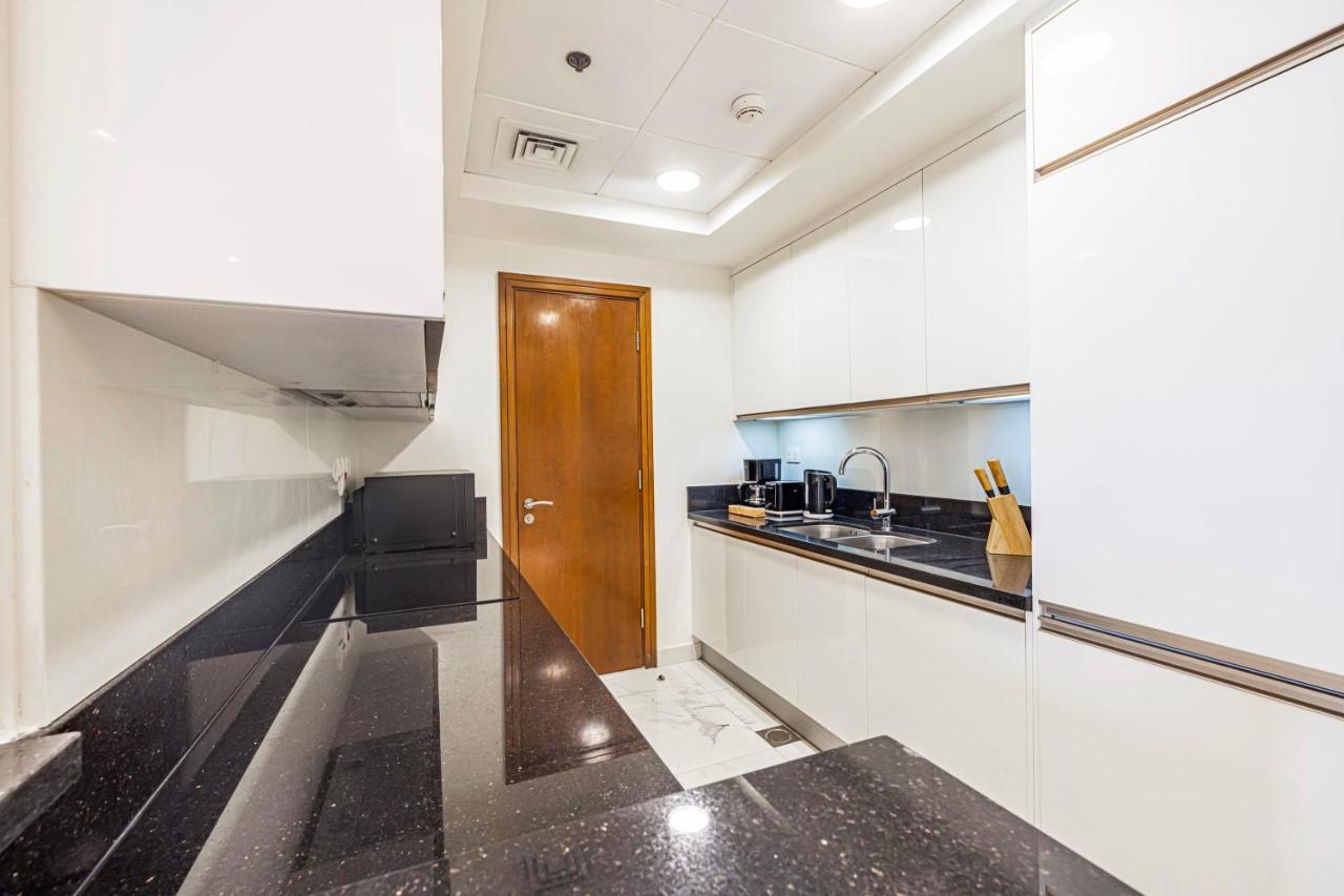 Daniels Canal View 1br In Meera Tower Apartment