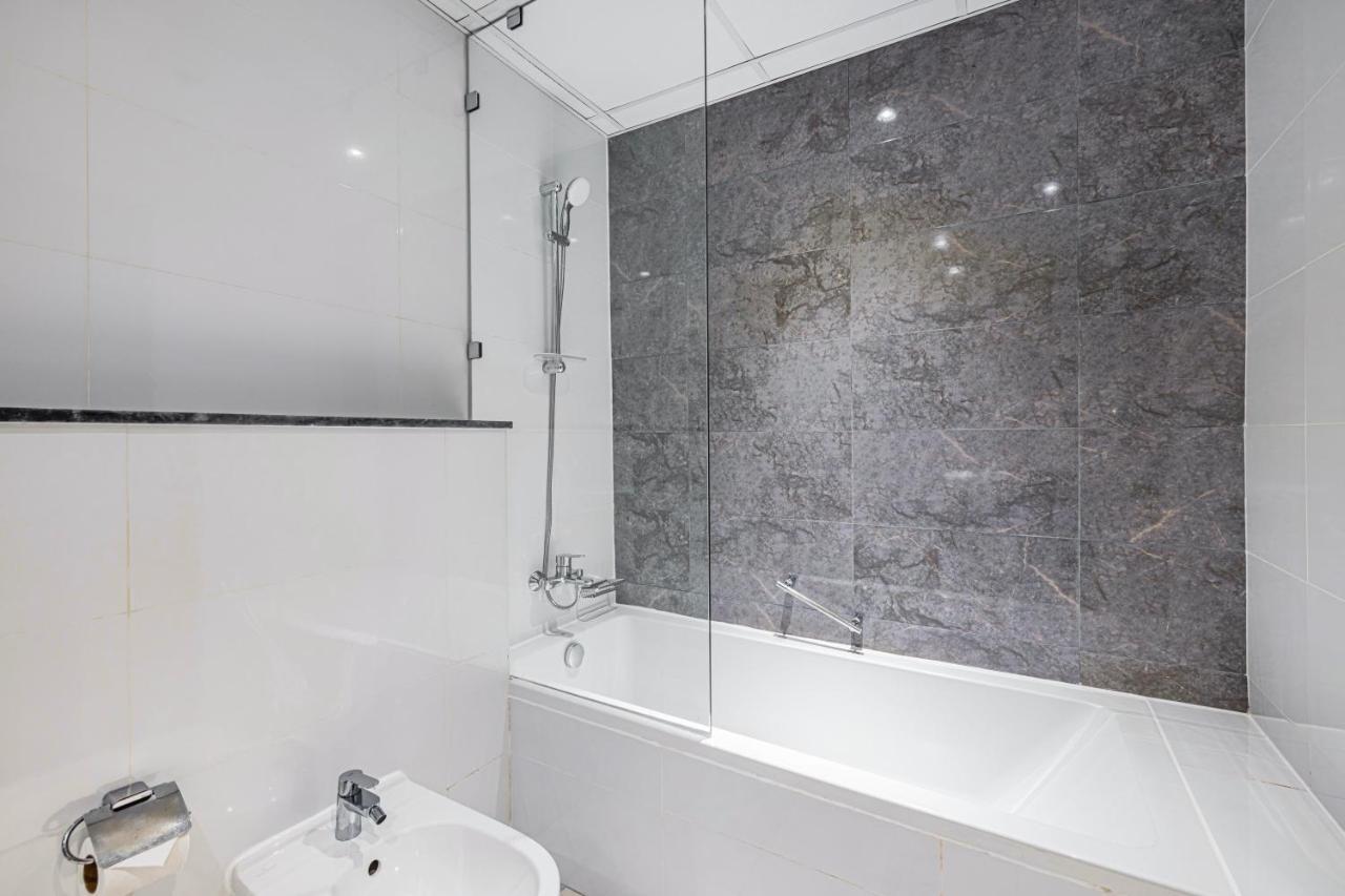 Daniels Canal View 1br In Meera Tower