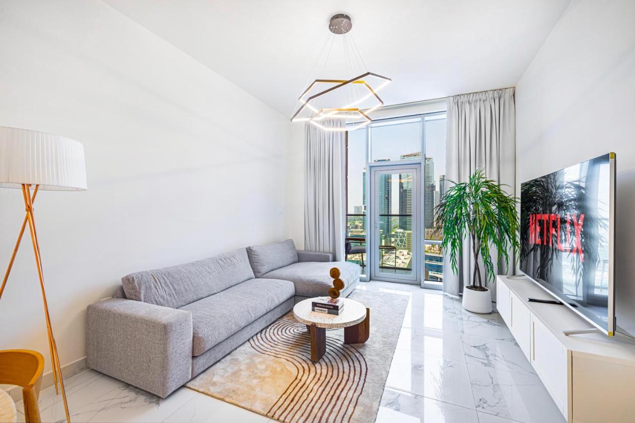 Daniels Canal View 1br In Meera Tower Apartment