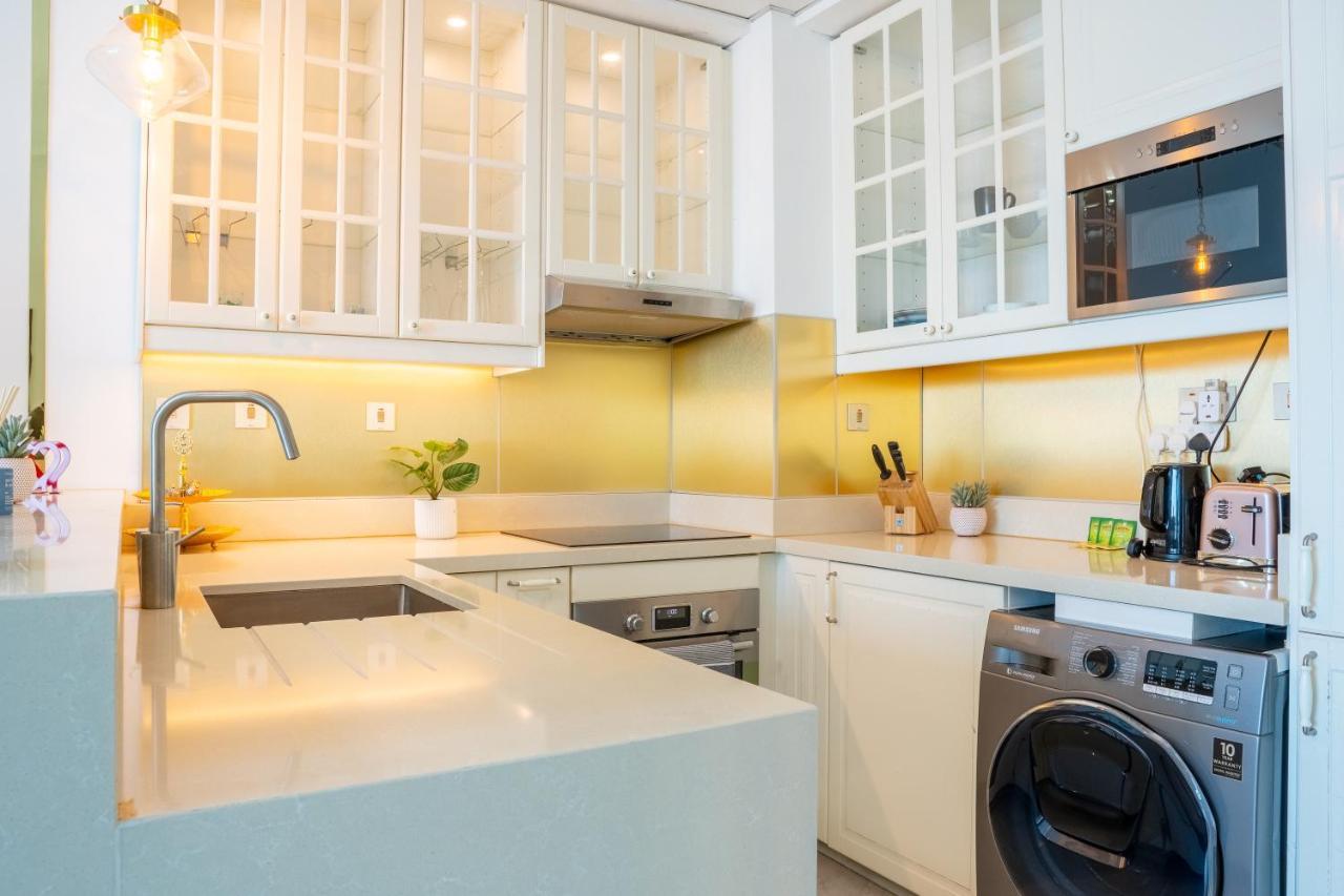 Veluxa - Designer 1 Bedroom With Sea View! Apartamento *