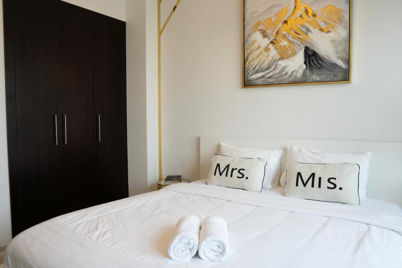 Apartamento Veluxa - Designer 1 Bedroom With Sea View! Dubai