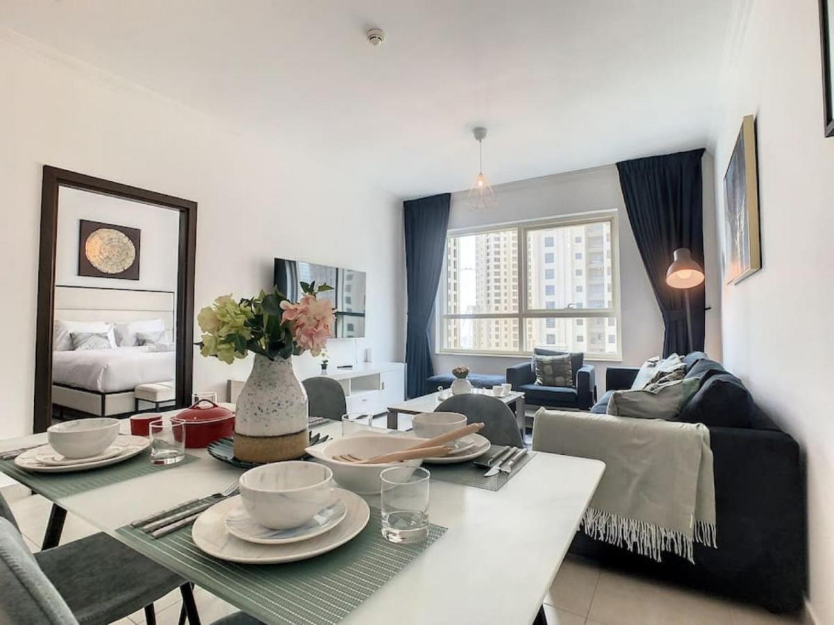 Apartment Key View - Marina Quays West