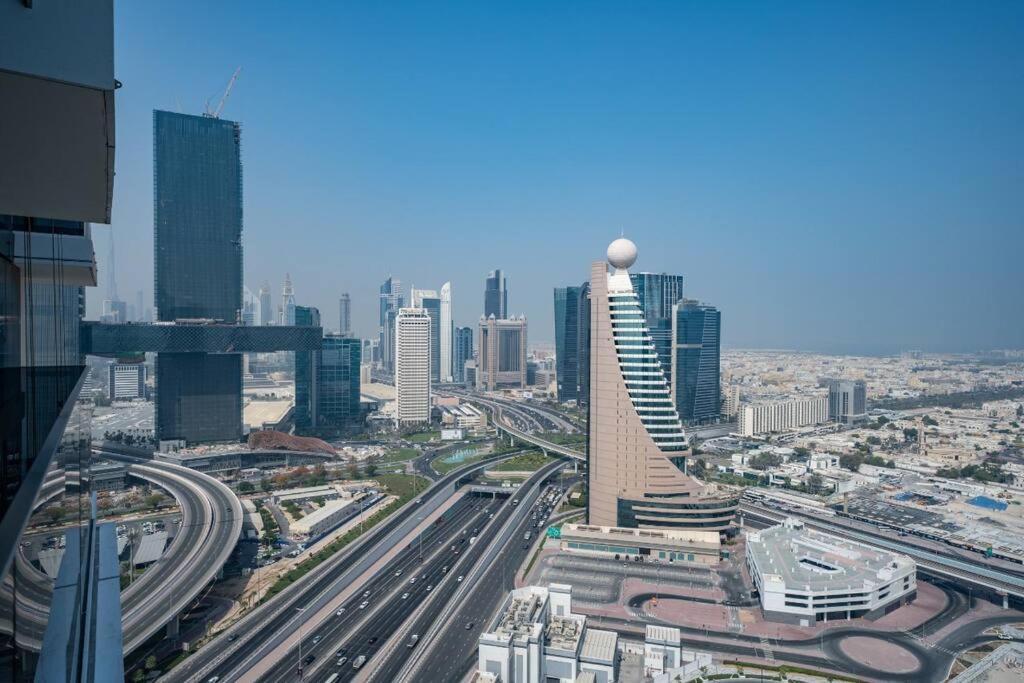 Apartment Alfa World Trade Centre 1br, Max Metro Station