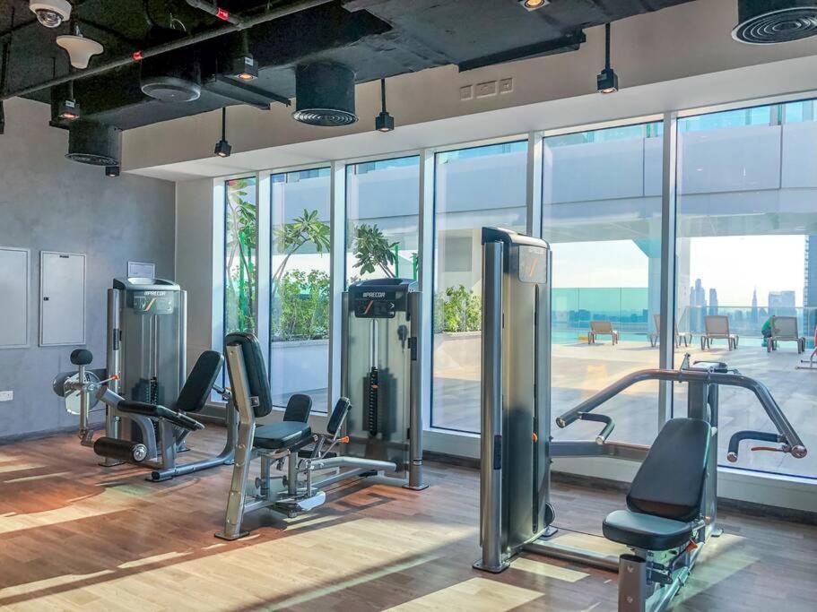 Alfa World Trade Centre 1br, Max Metro Station Apartment
