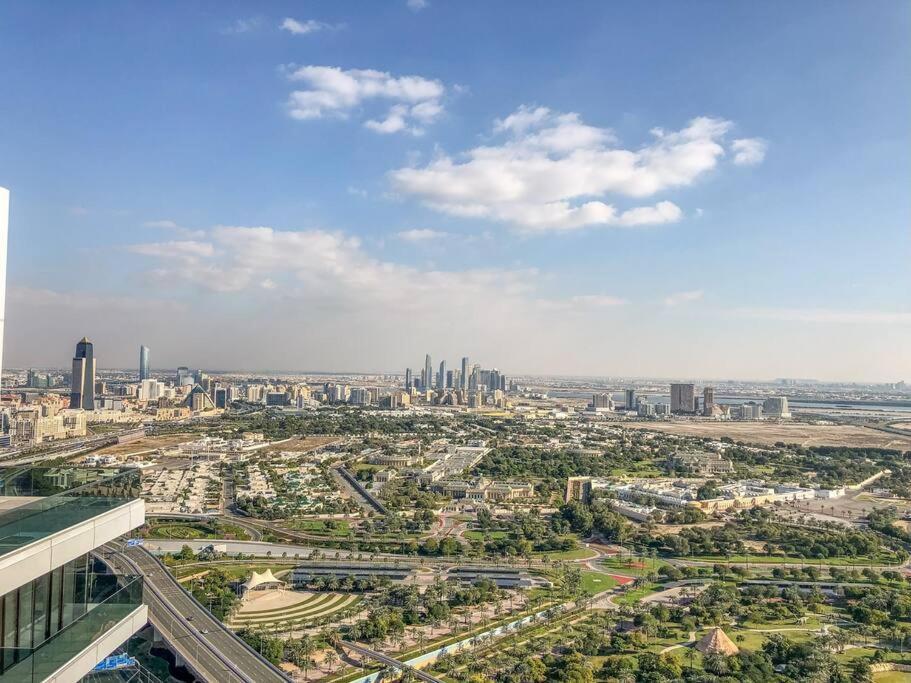 Alfa World Trade Centre 1br, Max Metro Station *