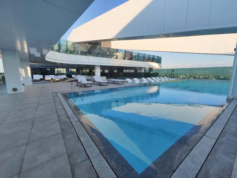 Apartment Alfa World Trade Centre 1br, Max Metro Station