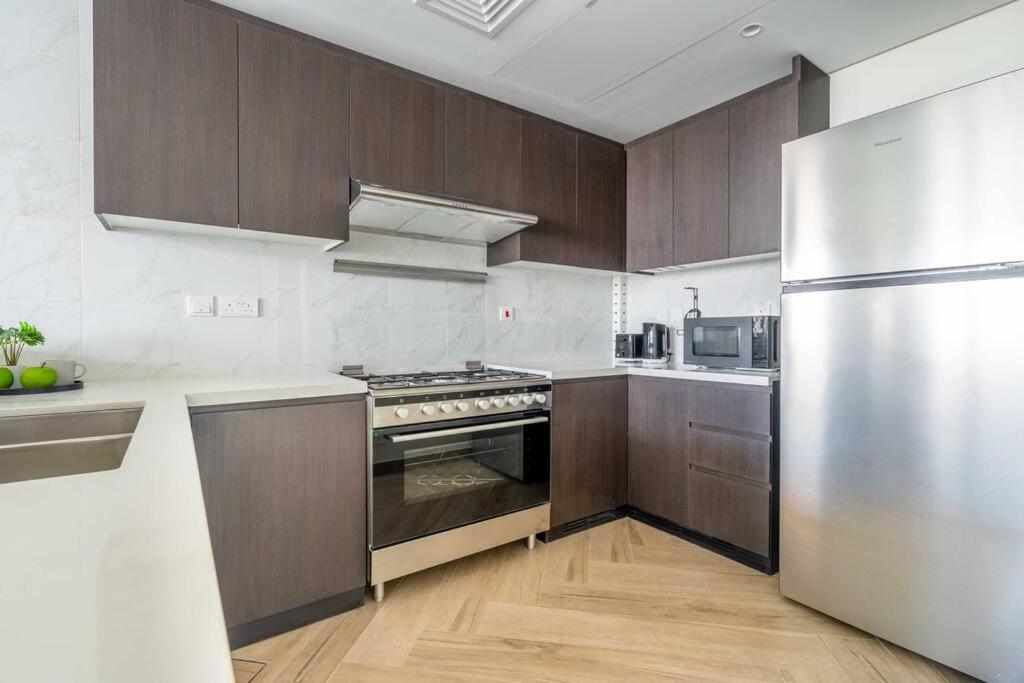 Apartment Alfa World Trade Centre 1br, Max Metro Station