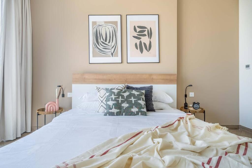 Alfa World Trade Centre 1br, Max Metro Station Dubai