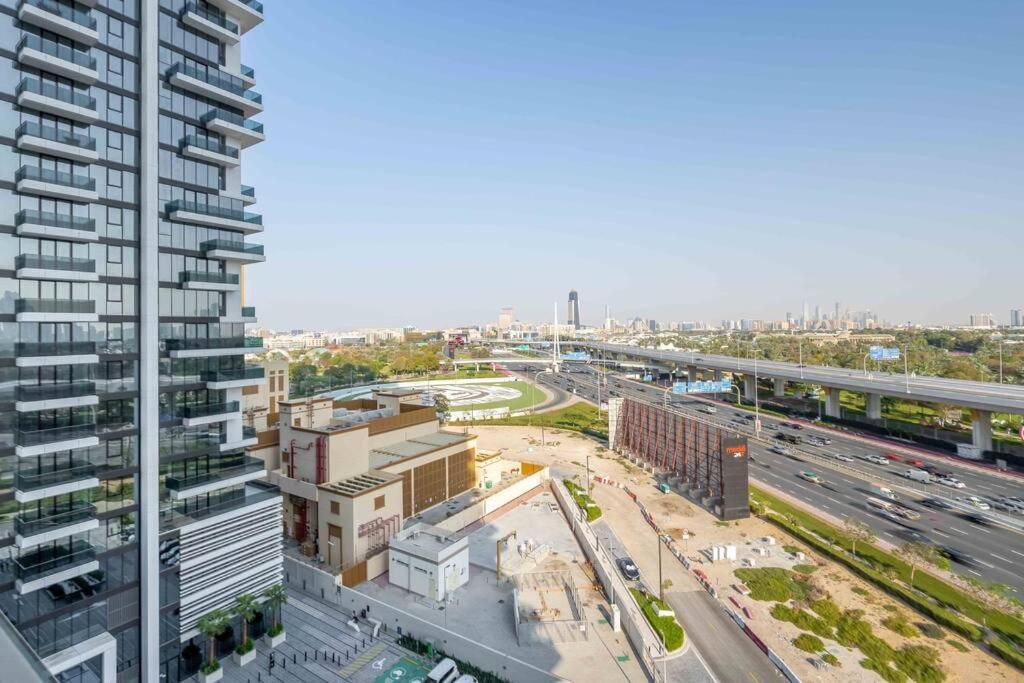 Alfa World Trade Centre 1br, Max Metro Station Apartment