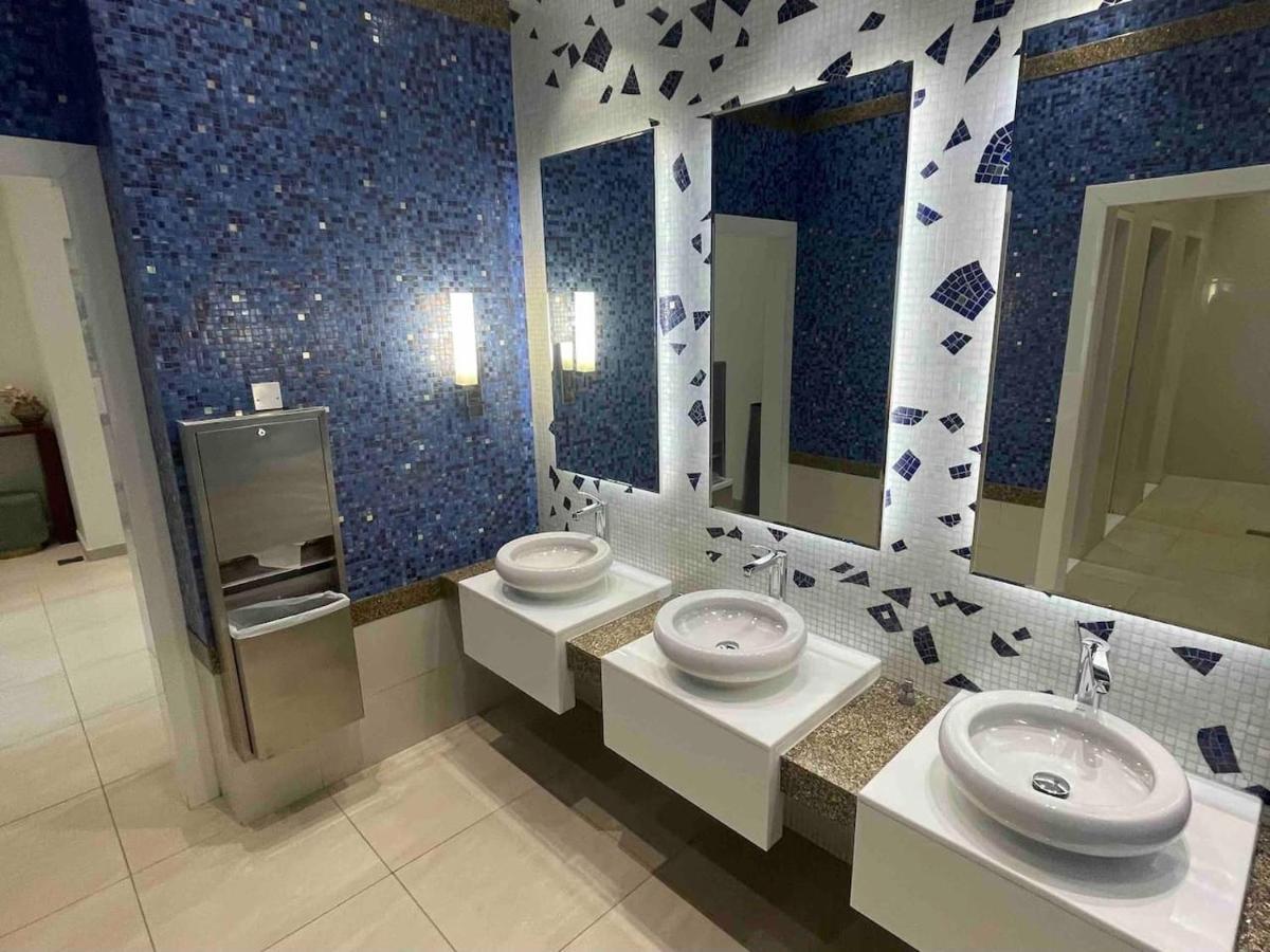 1br Fendi Unit In Damac Heights On 65th Floor Apartment Dubai