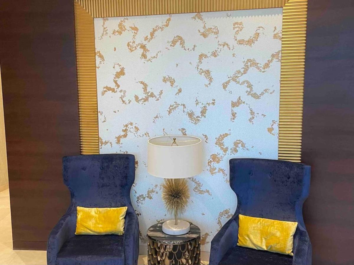 1br Fendi Unit In Damac Heights On 65th Floor *