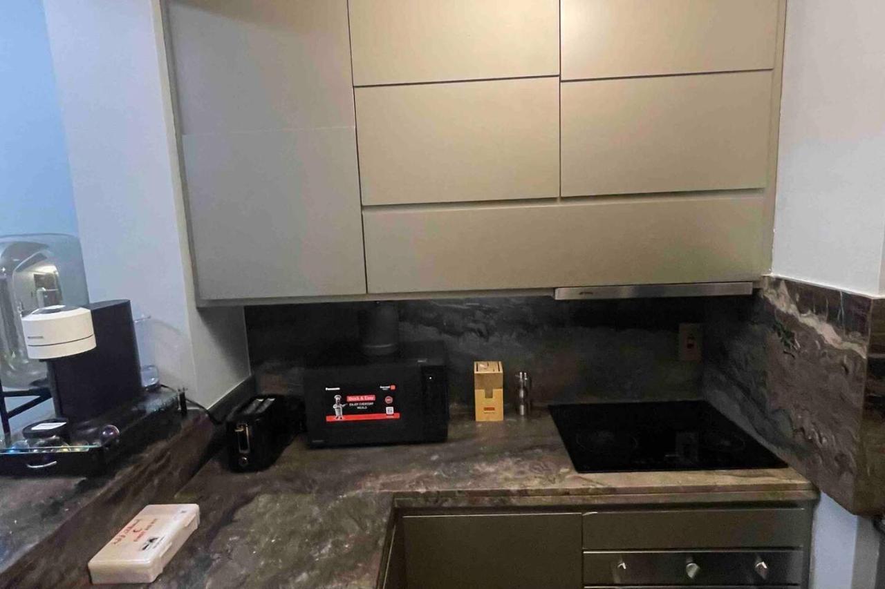 Apartment 1br Fendi Unit In Damac Heights On 65th Floor Dubai
