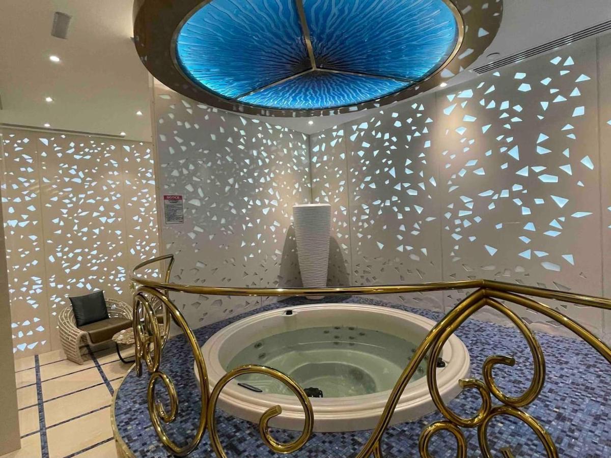 1br Fendi Unit In Damac Heights On 65th Floor *