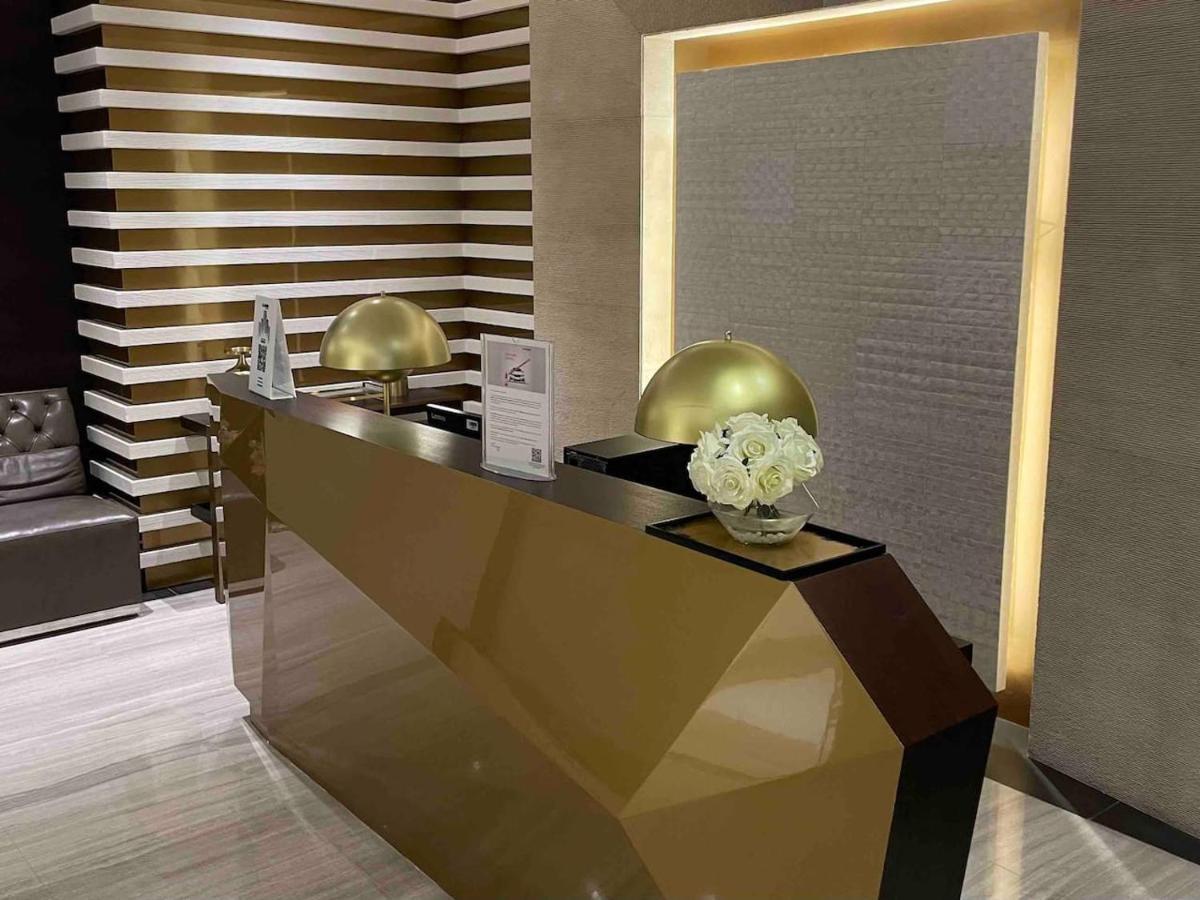 1br Fendi Unit In Damac Heights On 65th Floor Dubai