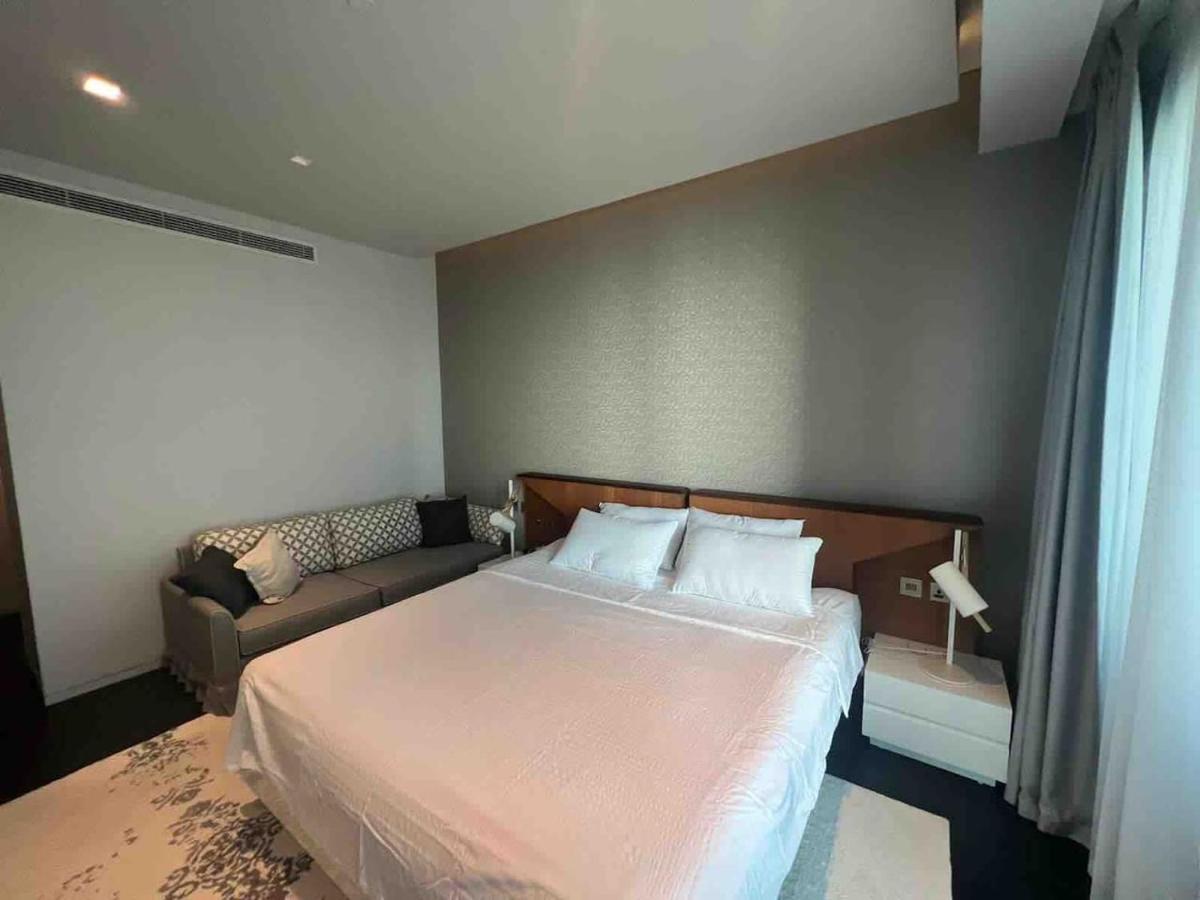 1br Fendi Unit In Damac Heights On 65th Floor