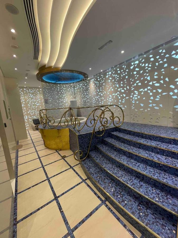 1br Fendi Unit In Damac Heights On 65th Floor * Dubai