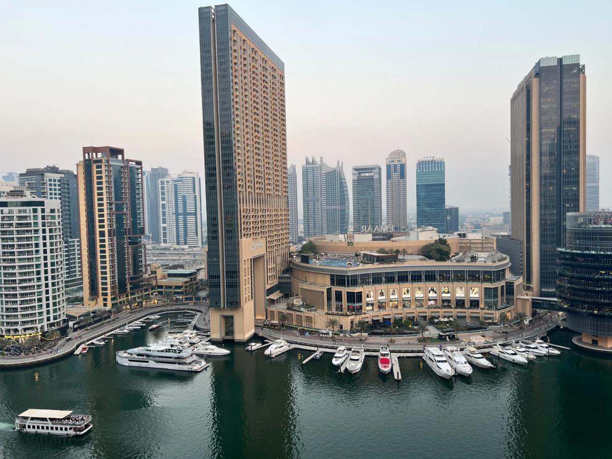 Waterfront Yachts View In Bay Central, Marina Holiday home