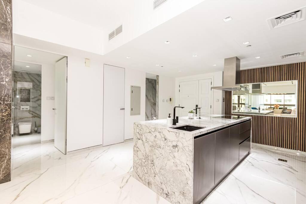 Palm Jumeirah Paradise- Luxury,unveiled Dubai