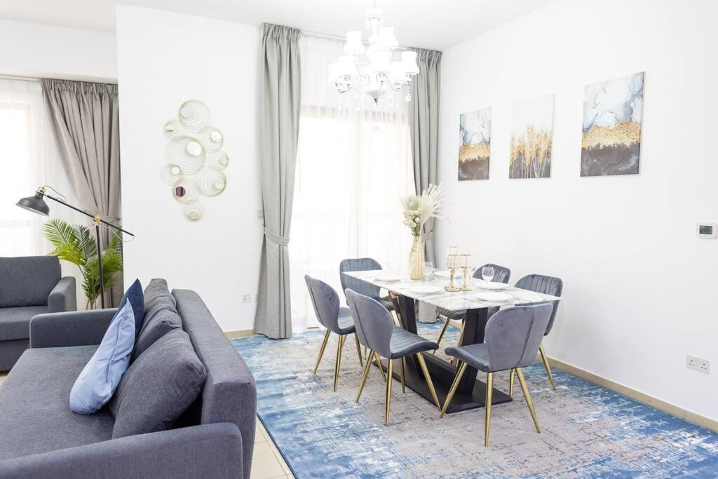 Apartment Shams Front Jbr By Happy Season