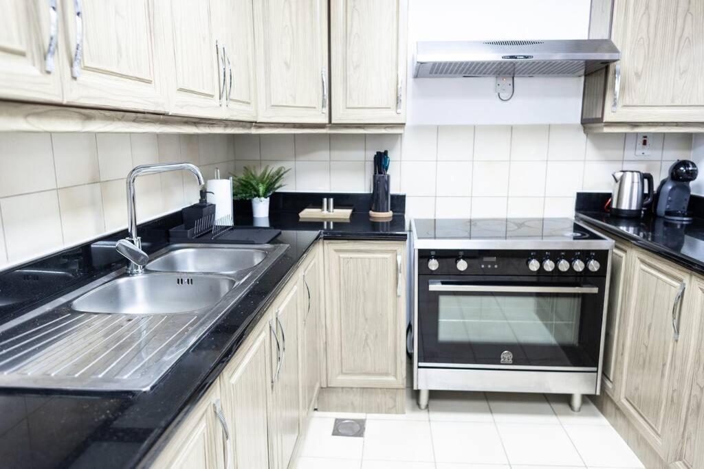 Apartment Shams Front Jbr By Happy Season