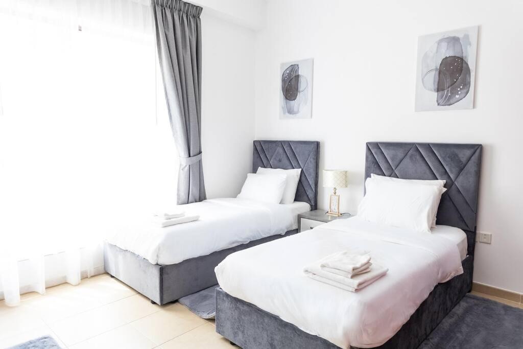 Apartment Shams Front Jbr By Happy Season