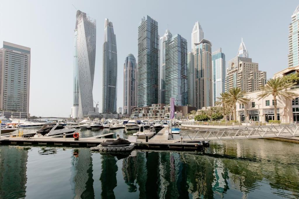 1br Fendi Unit In Damac Heights On 65th Floor * Dubai