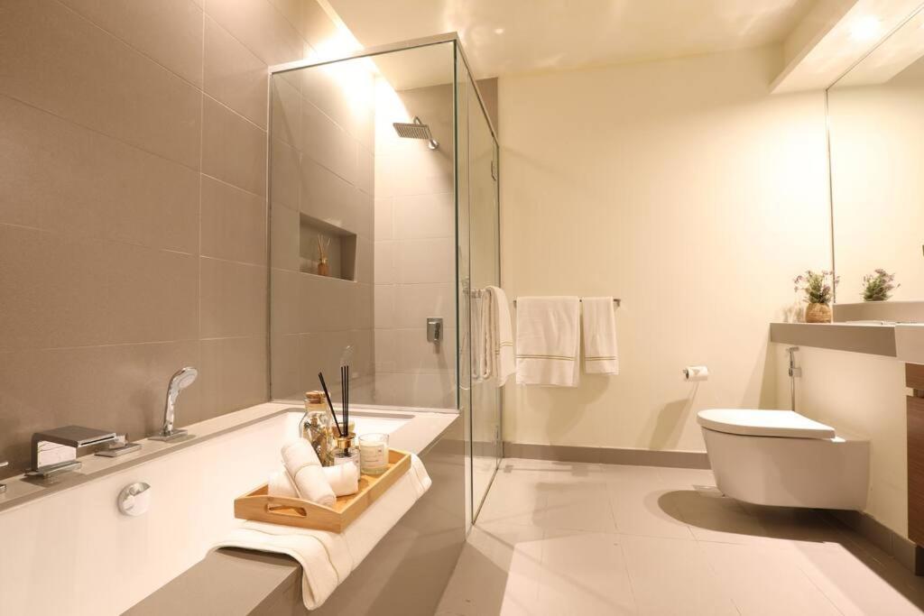 Manzil - Sleek 2br Nr Downtown & Mall Daire *