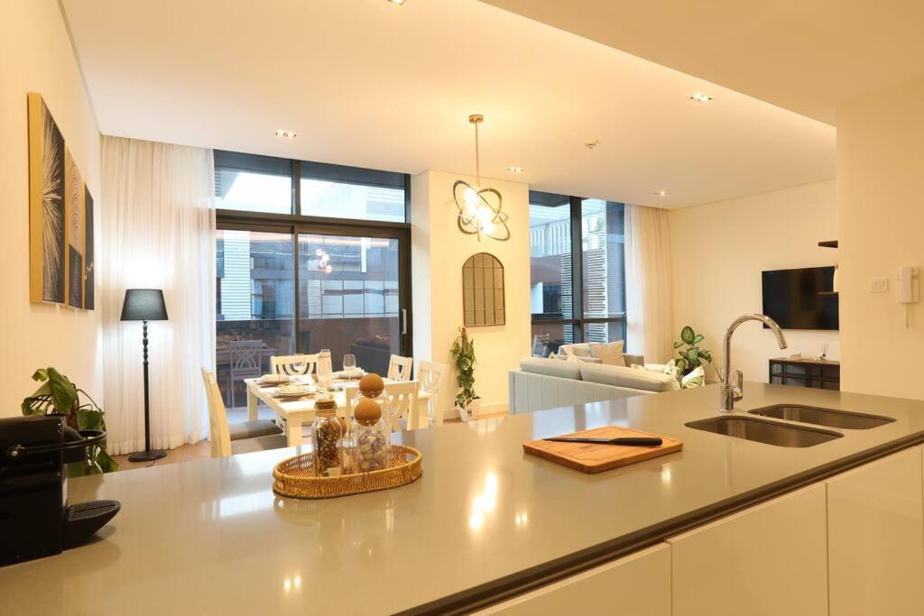 Daire Manzil - Sleek 2br Nr Downtown & Mall