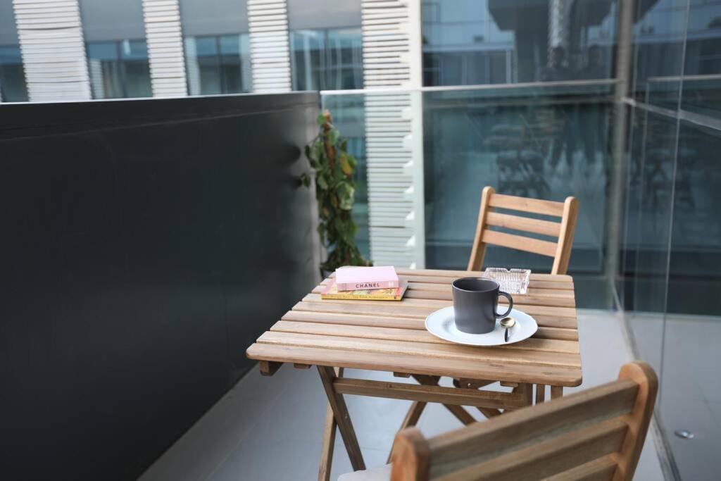Daire Manzil - Sleek 2br Nr Downtown & Mall Dubai