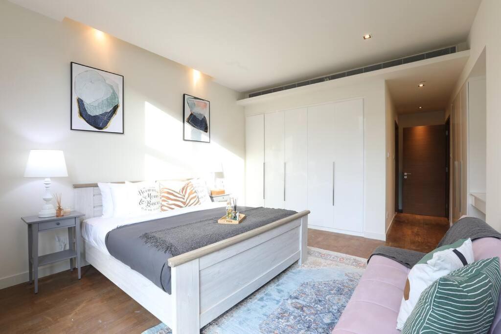 Manzil - Sleek 2br Nr Downtown & Mall Daire Dubai