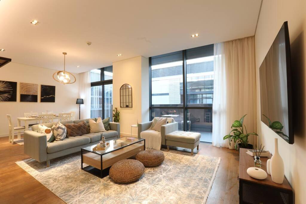 Manzil - Sleek 2br Nr Downtown & Mall Daire *