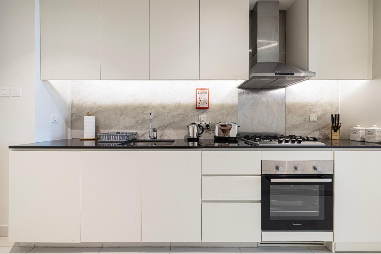 Magnificent - Damac Distinction Downtown Apartment Dubai
