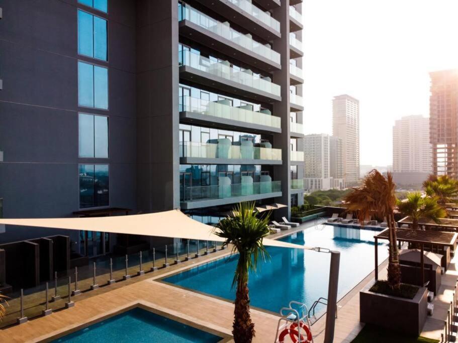 Bloom Heights: Pool, Gym & Wi-fi - Jvc - Apartment *