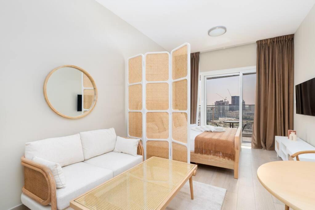 Apartment Bloom Heights: Pool, Gym & Wi-fi - Jvc -