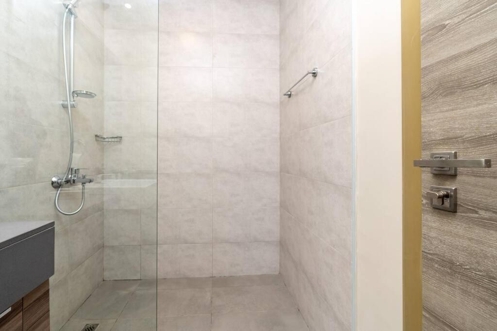 Bloom Heights: Pool, Gym & Wi-fi - Jvc - *