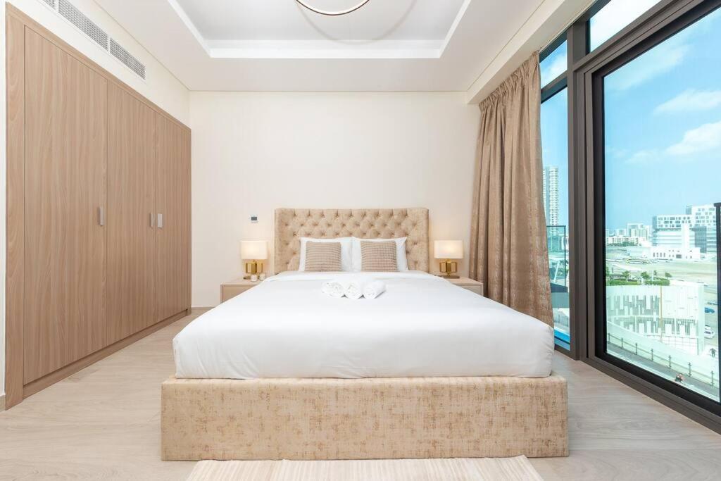 Contemporary Bright Studio Near Downtown Apartment Dubai