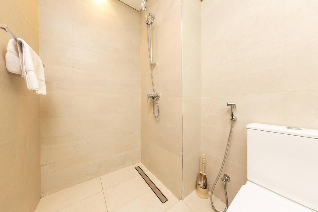 Apartment Contemporary Bright Studio Near Downtown Dubai