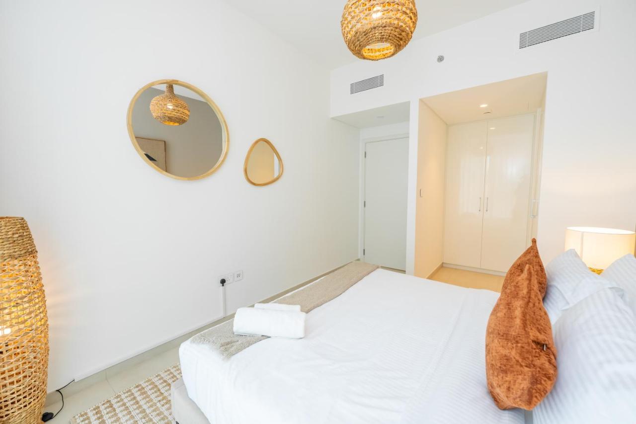 Fam Living - Stylish 1br In Downtown Views 2