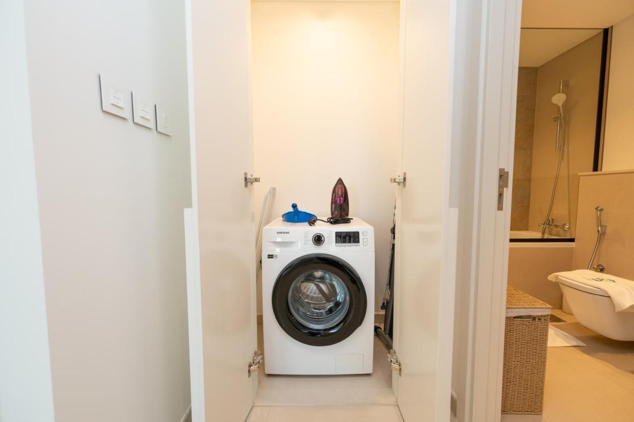 Fam Living - Stylish 1br In Downtown Views 2