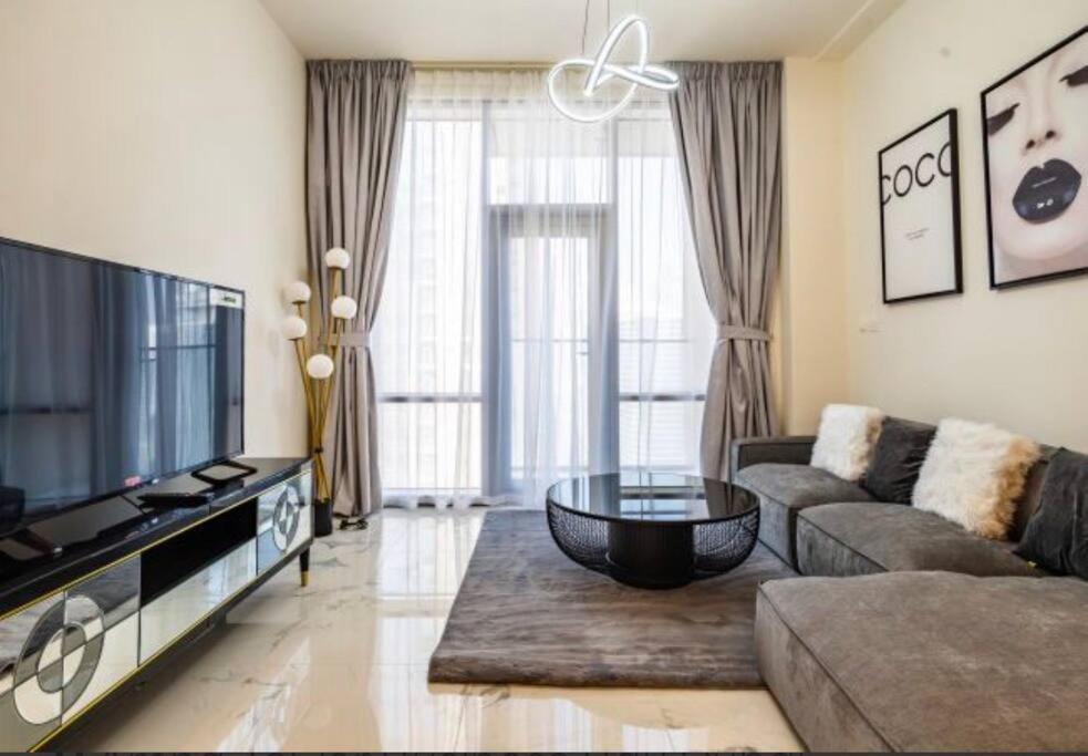 Amna Tower With A Beautiful View And A Chic Style * Dubai