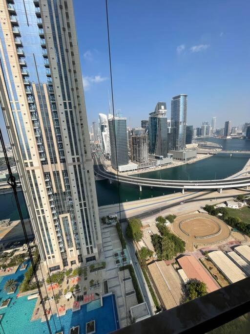 Amna Tower With A Beautiful View And A Chic Style Apartment Dubai