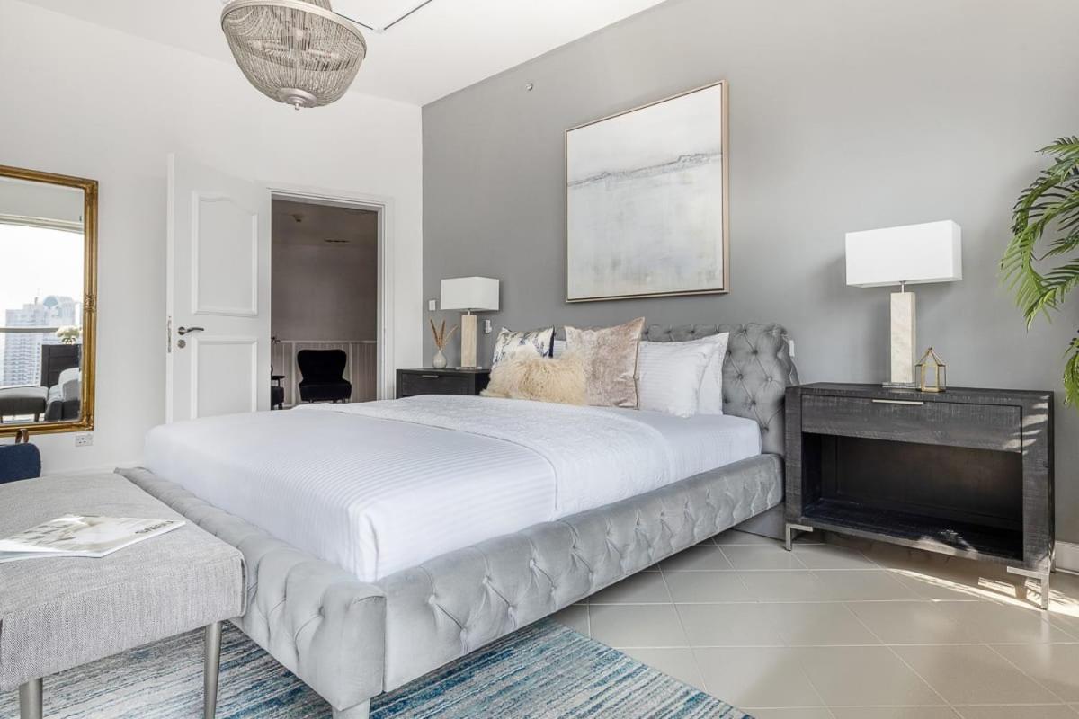 Frank Porter - Marina Terrace Tower Apartment