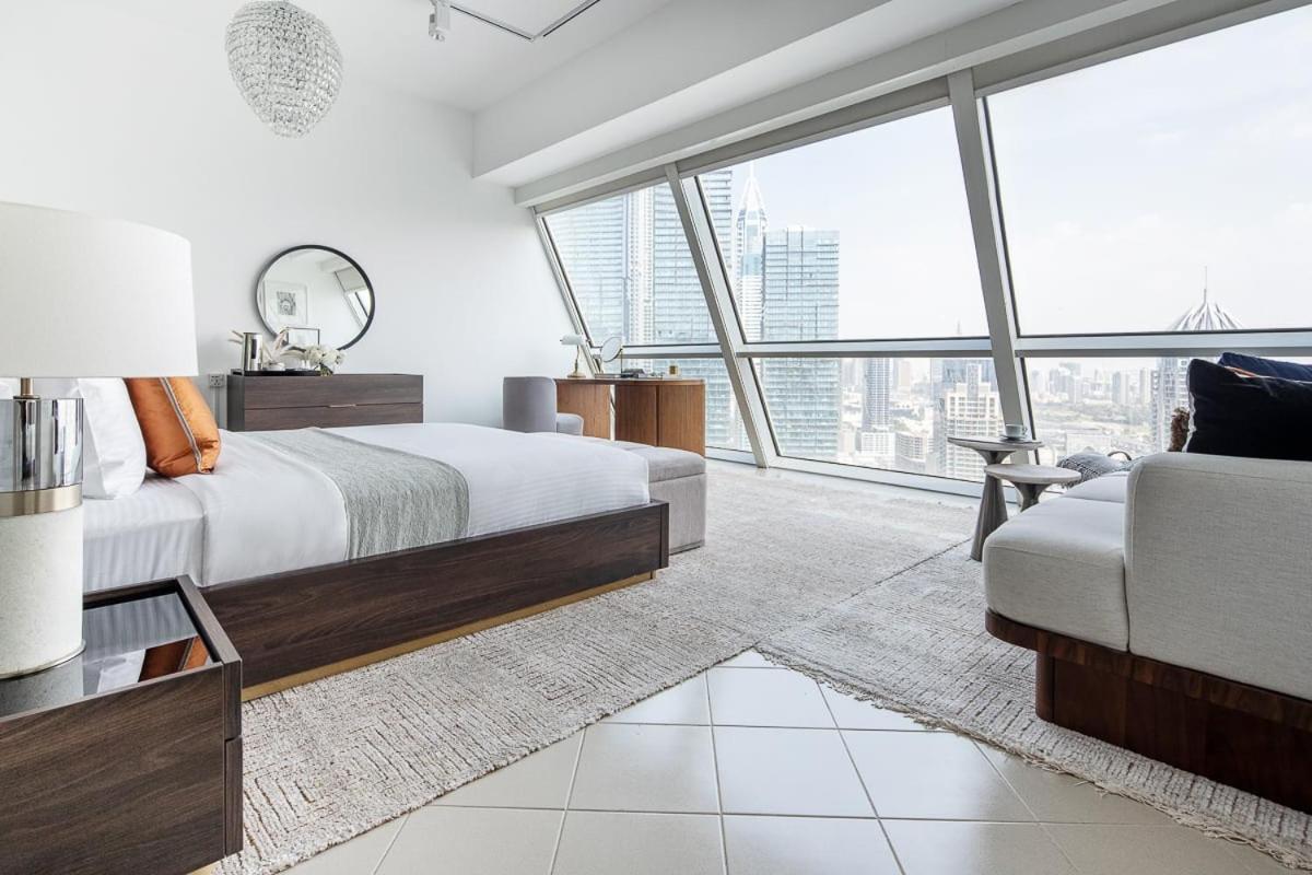Frank Porter - Marina Terrace Tower * Dubai