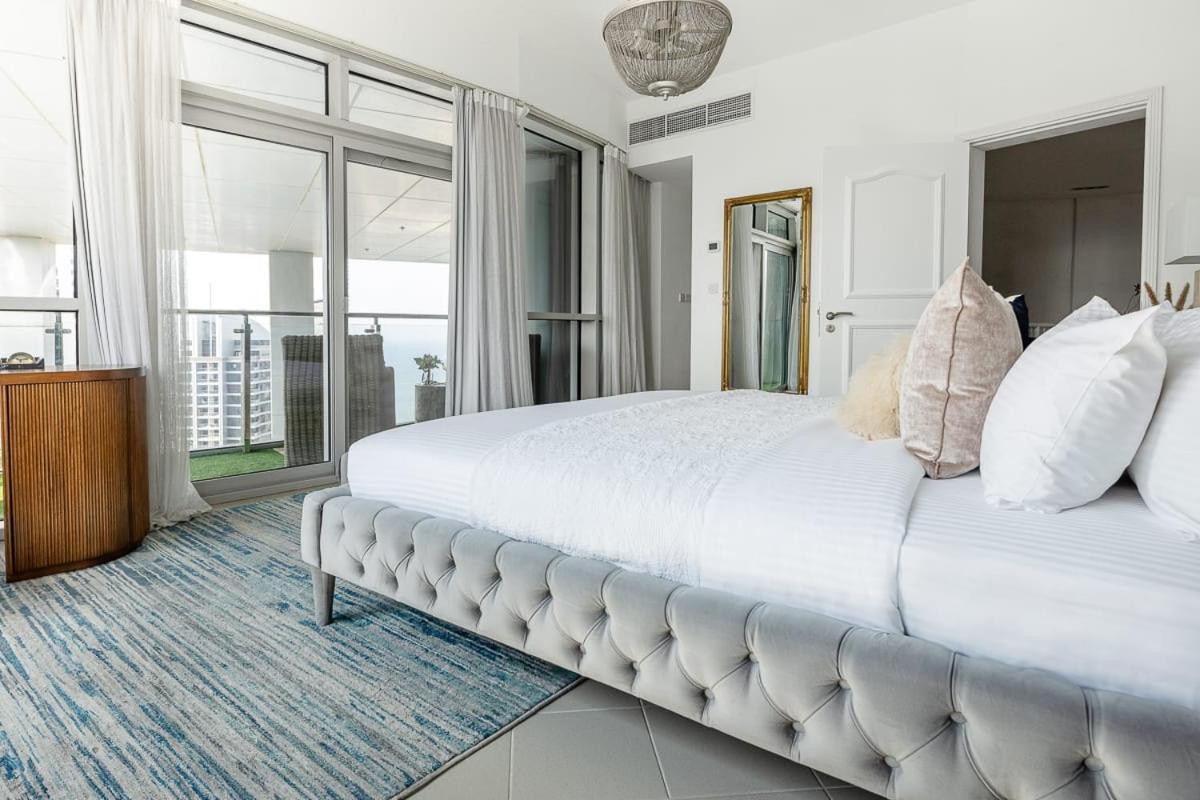 Frank Porter - Marina Terrace Tower Apartment