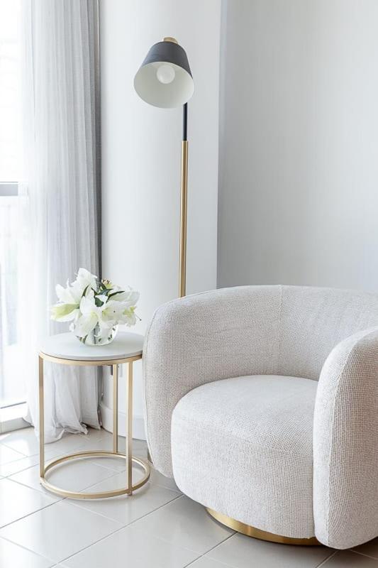 Frank Porter - Marina Terrace Tower Apartment *