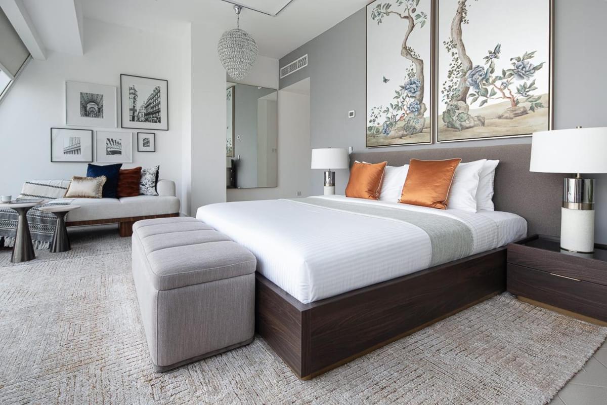 Frank Porter - Marina Terrace Tower Dubai