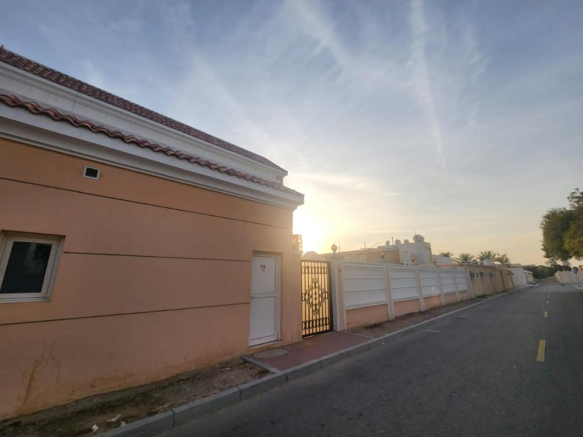 Couple With Attached Bathroom Guest house Dubai