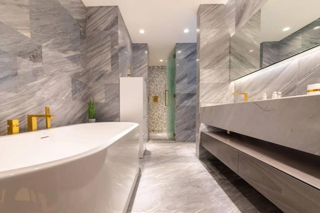 Apartment Luxury 2br Paradise On The Five Palm Jumeirah